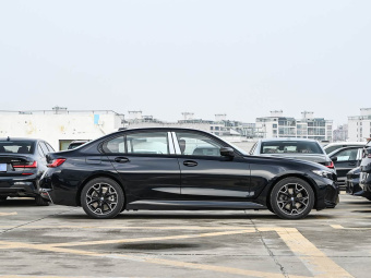 BMW i3e 2026 eDrive 40 L Restyled Night Edition