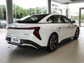 Hongqi EH7 690 Pro
