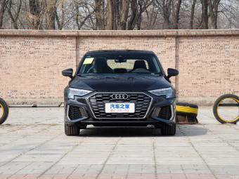 Audi A3L Limousine Dynamic Luxury 35 TFSI