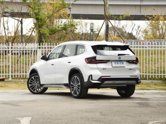 BMW X1 2026 xDrive25Li X Design
