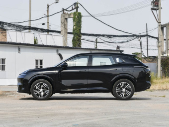 Lynk & Co 08 EM-P 2025 Model 120km Long Range Plus