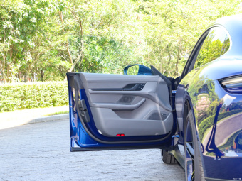 Porsche Taycan 4S