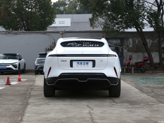 Avatr 11 Luxury 90 AWD