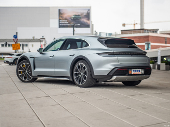 Porsche Taycan 4S Cross Turismo