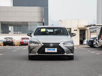 Lexus ES 300h Executive