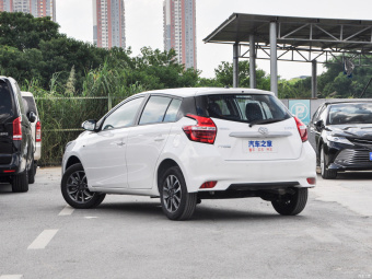 Toyota YARiS L Deluxe PLUS 1.5L CVT