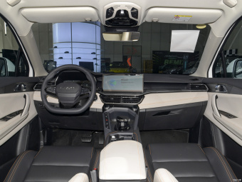 Lynk & Co 06 PHEV Remix Pro PHEV