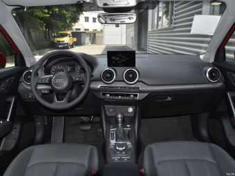 Audi Q2L Elegance Fashion 35 TFSI