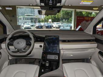 Hyundai Custo Premium LUX 270TGDi DCT