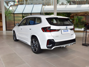 BMW iX1 xDrive30L M Sport