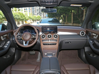 Mercedes-Benz GLC 300 L 4MATIC Luxury