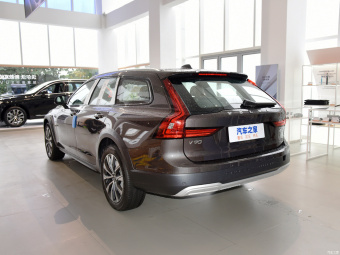Volvo V90 Cross Country B5 AWD Zhiyuan