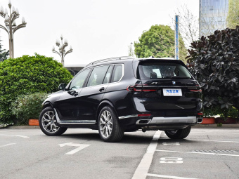 BMW X7 2026 xDrive40i Premium Luxury 7-Seat