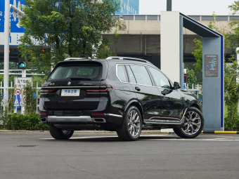 BMW X7 2024 xDrive40i Premium Luxury