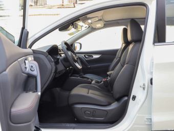 Nissan Qashqai Prem Deluxe 2.0L CVT XV