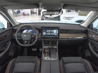 Skyworth HT-i Zhixing Plus 1.5L PHEV 205KM