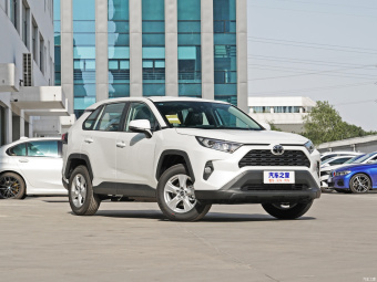 Toyota RAV4 Urban 2.0L CVT 2WD