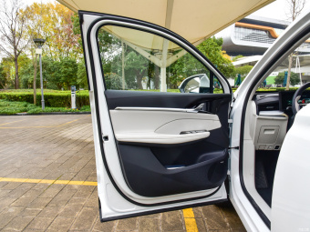 Roewe RX5 eMAX Honor 1.5T PHEV