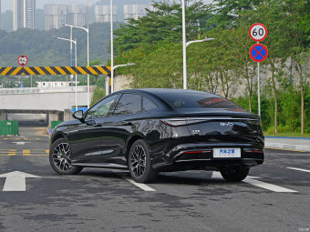 BYD Seal DM-i Premium 121KM