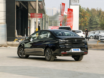 Peugeot 408 Progressive 1.6T