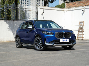 BMW iX1 xDrive30L X Design