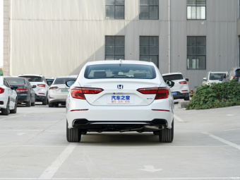 Honda Inspire Sport Hybrid Pure Wisdom 2.0L
