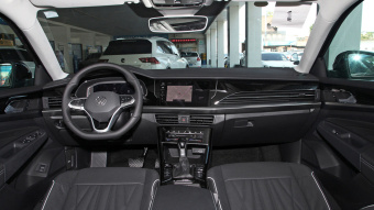VW Passat Premium 330TSI