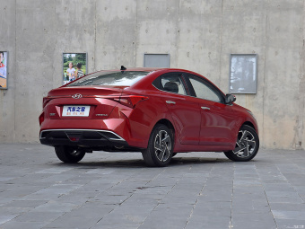 Hyundai Verna Elite TOP 1.4L CVT