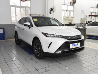 Toyota Harrier Deluxe 2.0L CVT