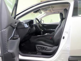 Toyota IZOA Hybrid Yichi 2.0L