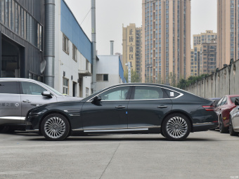 Genesis Electrified G80 Luxury AWD