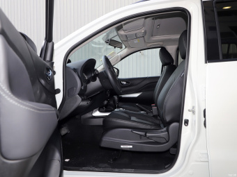 Nissan Terra Deluxe 2.5L XL AT 2WD