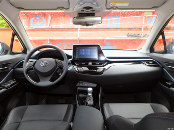 Toyota IZOA Hybrid Yichi 2.0L