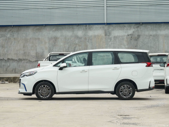 Maxus Euniq 5 Enjoy 1.3T PLUG IN 7 Seat