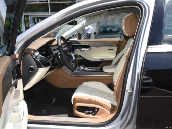Audi A8L Horch Founder's Edition Dual-Tone Collection