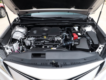 Toyota Camry Deluxe 2.0G