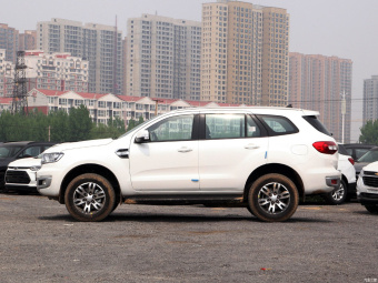 Ford Everest Luxury 2.3T AWD 7 Seats