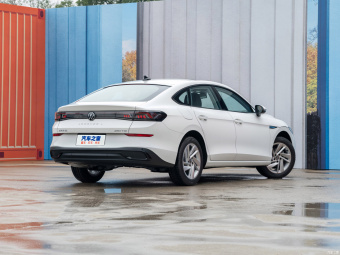 VW Lamando L Dazzling Hot 280TSI DSG