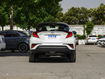 Toyota IZOA Yichi 2.0L