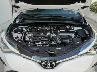 Toyota IZOA Yichi 2.0L