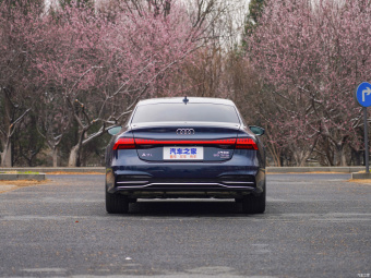 Audi A7L Foresight Executive Edition 55 TFSI Quattro