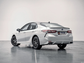 Toyota Camry Hybrid Fengshang 2.5HS