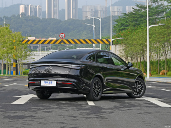 BYD Seal DM-i Premium 121KM