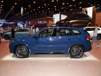 BMW iX1 2025 xDrive30L M Sport Night Edition