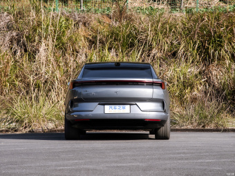 Polestar 4 Long Range AWD