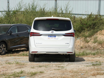Buick GL8 Luxury