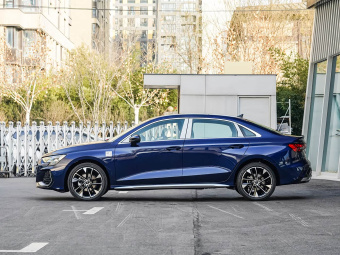 Audi A3L Limousine 2025 35TFSI Flying Spur Premium Edition