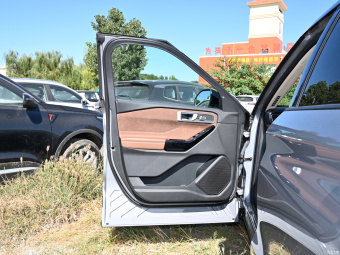 Ford Explorer Titanium EcoBoost 285 6 Seat