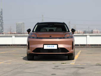 Lynk & Co 08 EM-P 2025 Halo 220km/h AWD Performance