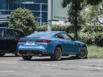 BMW M4 Coupe 2024 M4 M xDrive Competition